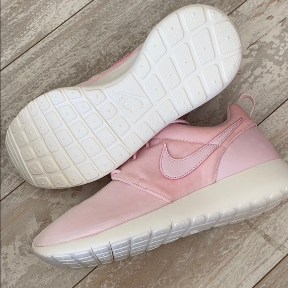 NEW Nike Roshe one pink sneakers shoes - Picture 8 of 8